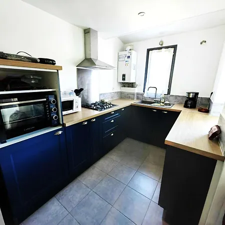 Сasa de vacaciones Mitoyenne Avec Piscine Et Parking Pour 4 Personnes - Fr-1-607-189 Agde