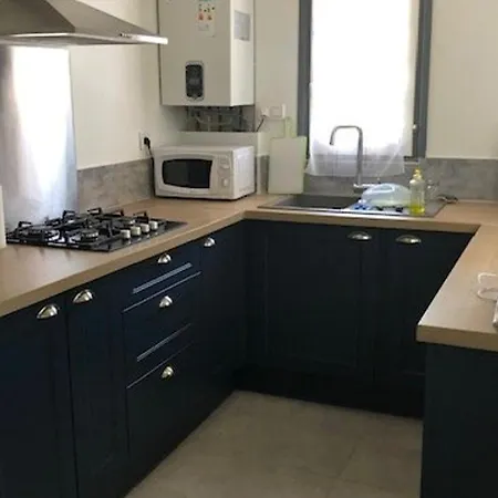 Mitoyenne Avec Piscine Et Parking Pour 4 Personnes - Fr-1-607-189 *