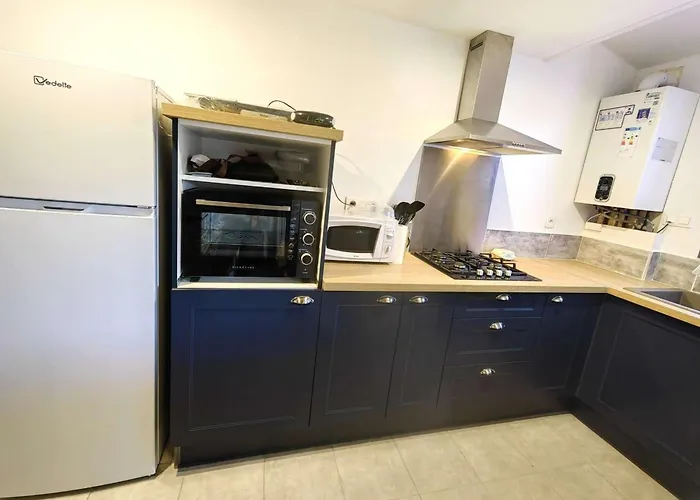 Mitoyenne Avec Piscine Et Parking Pour 4 Personnes - Fr-1-607-189 Вилла *