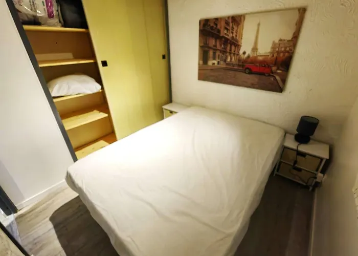 Mitoyenne Avec Piscine Et Parking Pour 4 Personnes - Fr-1-607-189 Вилла