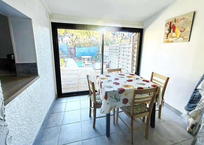 Mitoyenne Avec Piscine Et Parking Pour 4 Personnes - Fr-1-607-189 Вилла